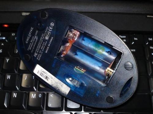 So ändern Sie eine kabellose Maus-Batterie